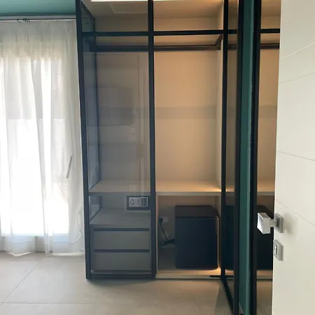 Est ゲストハウス 3*