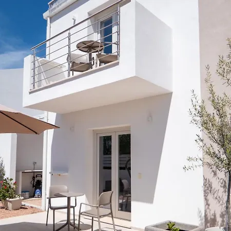 Est サン・テオドーロ