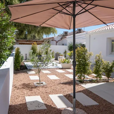 Est ゲストハウス サン・テオドーロ