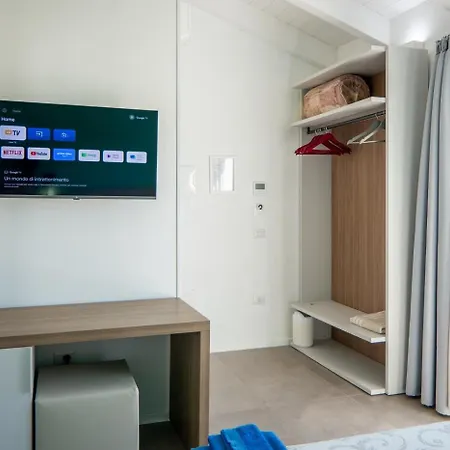 Est ゲストハウス 3*