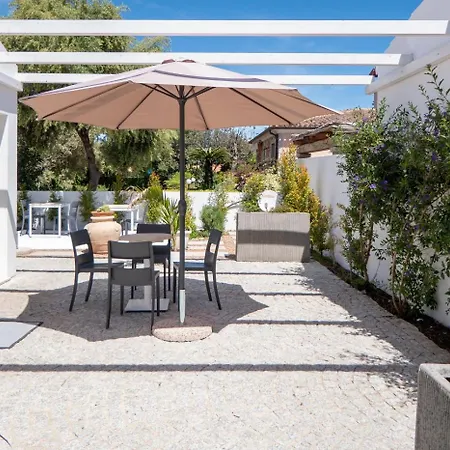 ゲストハウス Est サン・テオドーロ