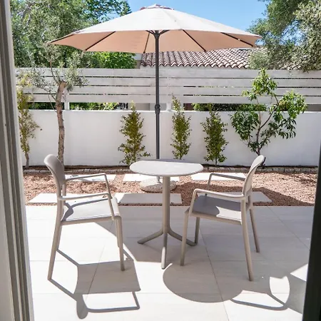 Est サン・テオドーロ