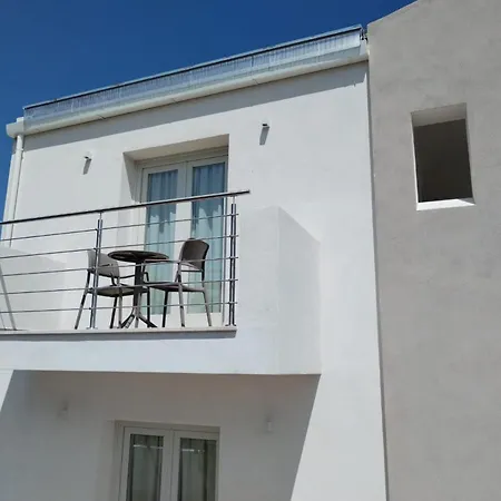 Est * San Teodoro (Sardinia)